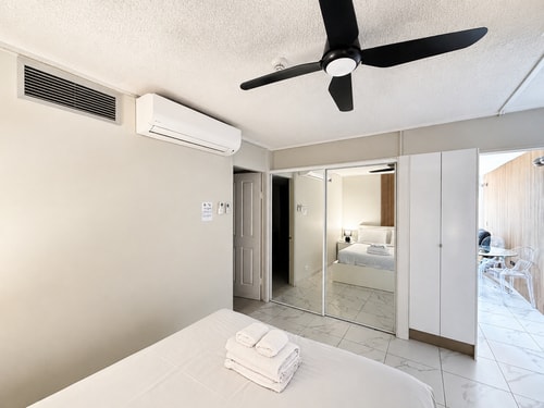 Beachside Ocean View 1BR Apartment Central Surfers 8 Serain Residences