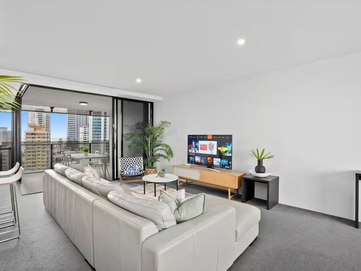 Modern 2BR Oasis with Pools, Gym & Secure Parking 20 Serain Residences
