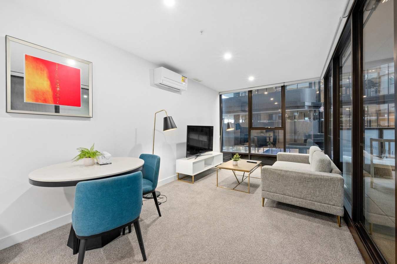 Woden Comfortable 1-Bedroom Apartment with Parking 1 Serain Residences