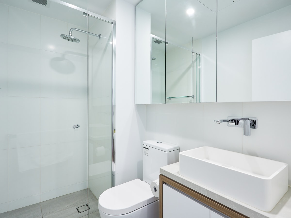 Inner City 2 bedroom Apartment with Parking 9 Serain Residences