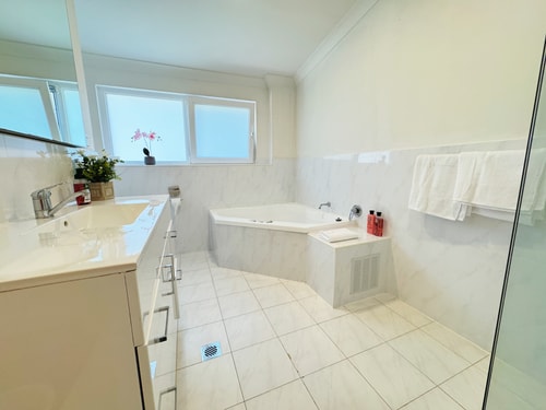 Tranquil Leura 3BDR Unit 3 Minutes to Shops 12 Serain Residences