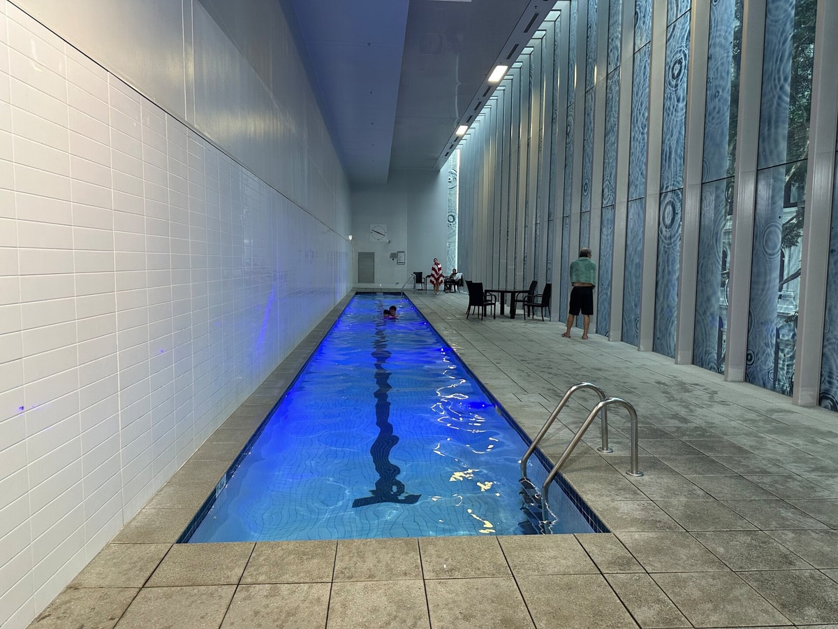 Modern CBD 2 Bedroom Apartment with Free Parking 2 Serain Residences