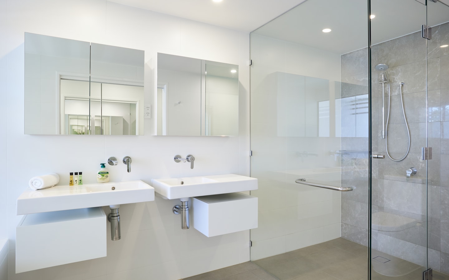 Exquisite and Stylish Villa in Surfers Paradise 10 Serain Residences