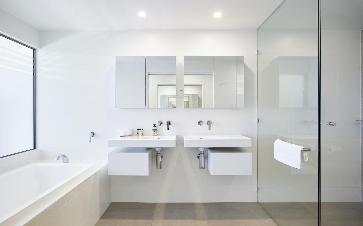 Exquisite and Stylish Villa in Surfers Paradise 9 Serain Residences