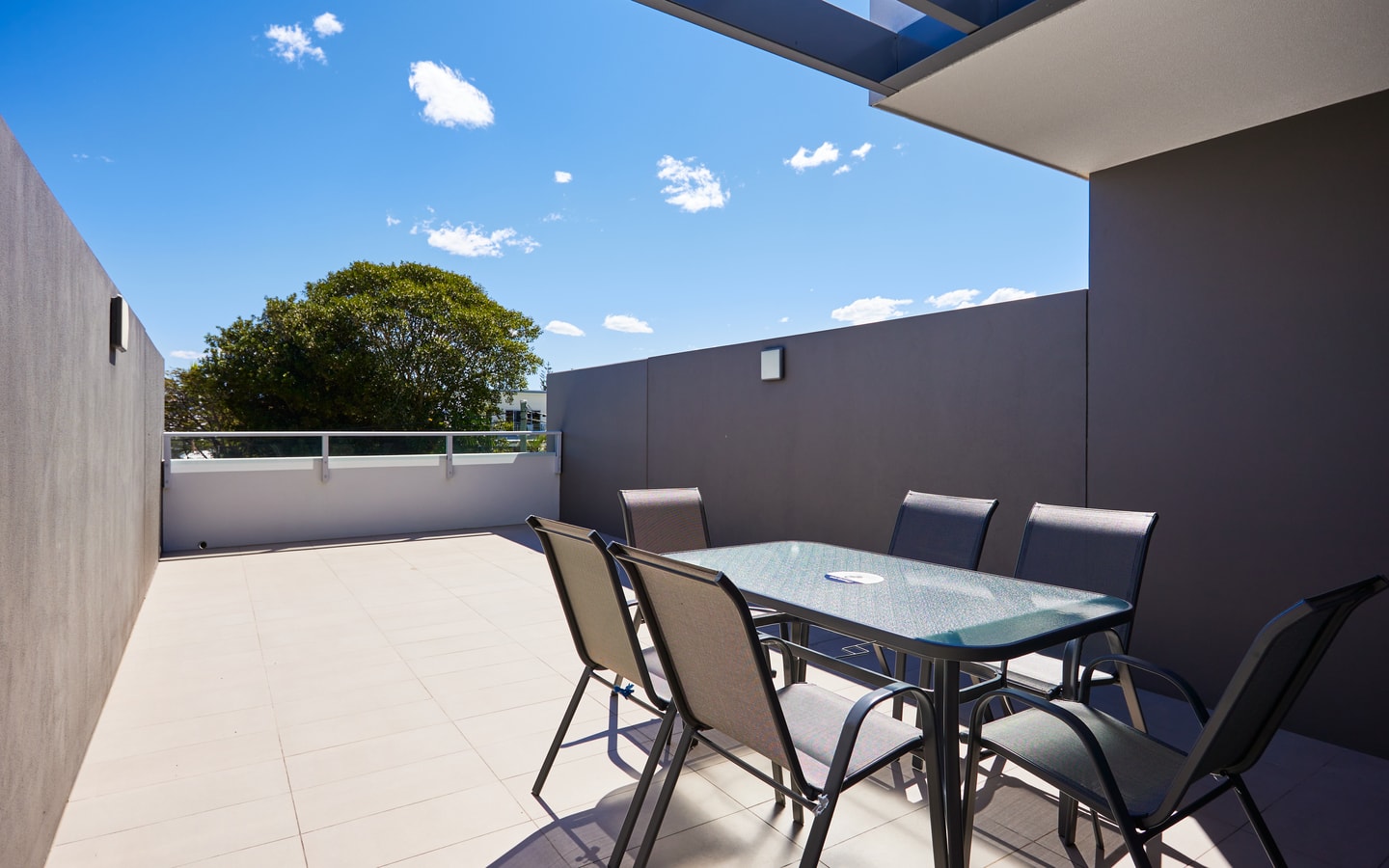 Exquisite and Stylish Villa in Surfers Paradise 13 Serain Residences