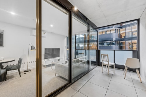 Woden Comfortable 1-Bedroom Apartment with Parking 6 Serain Residences