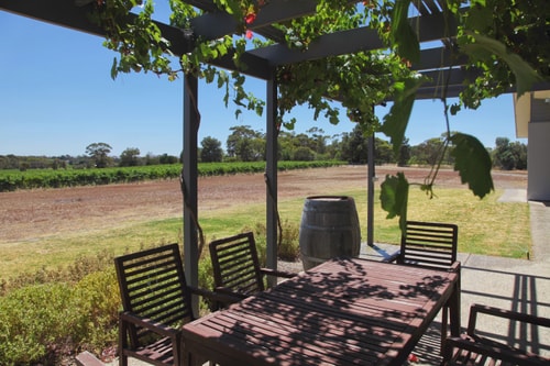 The Red Door @ Barossa Valley ★Vineyard View★ 17 Serain Residences