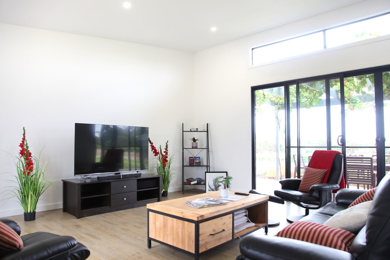 The Red Door @ Barossa Valley ★Vineyard View★ 4 Serain Residences