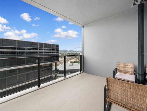 Central Located 1BR w/Parking | Near CBD & Transit 2 Serain Residences