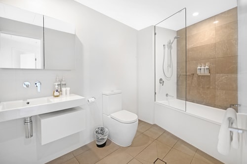 Cozy & Convenient 3-Bedroom Apt Surfers Paradise 31 Serain Residences