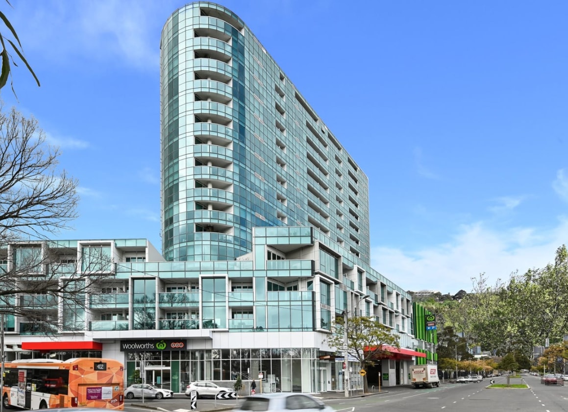 Convenient Located 2BDR apartment with Parking Serain Residences
