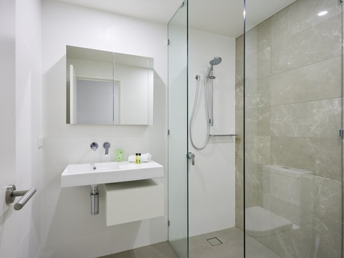 Three Bedroom Comfortable Villa Surfers Paradise 15 Serain Residences