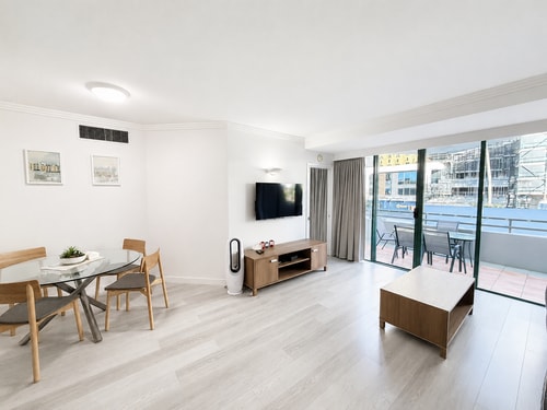 Crown Towers Stunning 1Bedroom Apt 3-min to Beach 14 Serain Residences