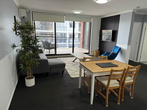 Modern 2Bdr Apt 7mins to Paramatta Train Station 9 Serain Residences