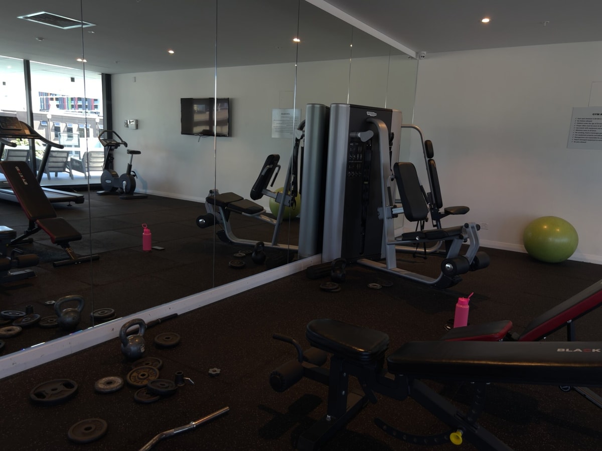 Cozy Two bedroom Apartment with Parking 13 Serain Residences