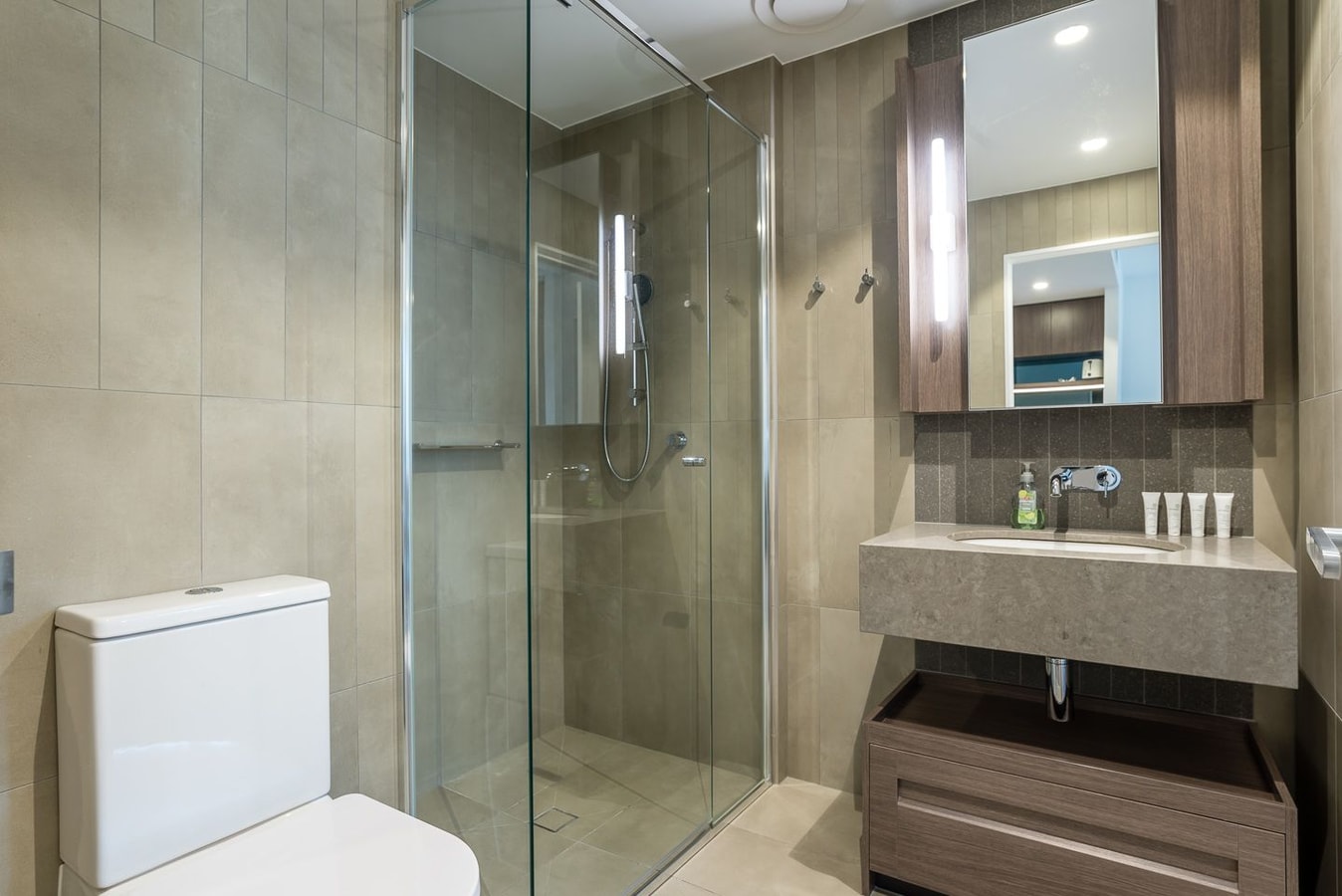 Resort-Style CBD 1-Bedroom Stay Walk to Everything 5 Serain Residences