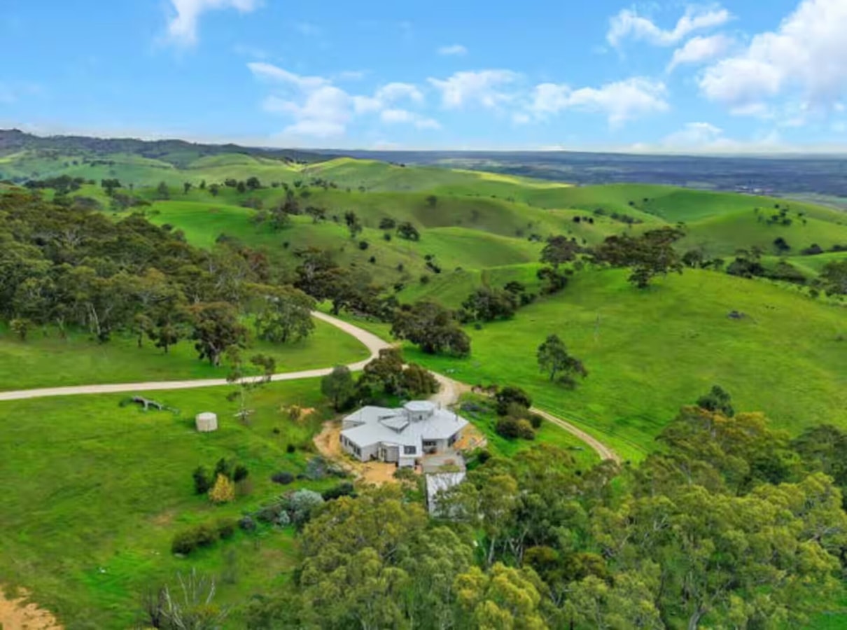 Rural retreat | 5 min to wineries / 10 min to town Serain Residences
