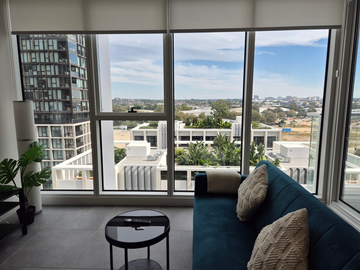 Olympic Park 1BR: Pool, Gym & Free Secure Parking 14 Serain Residences