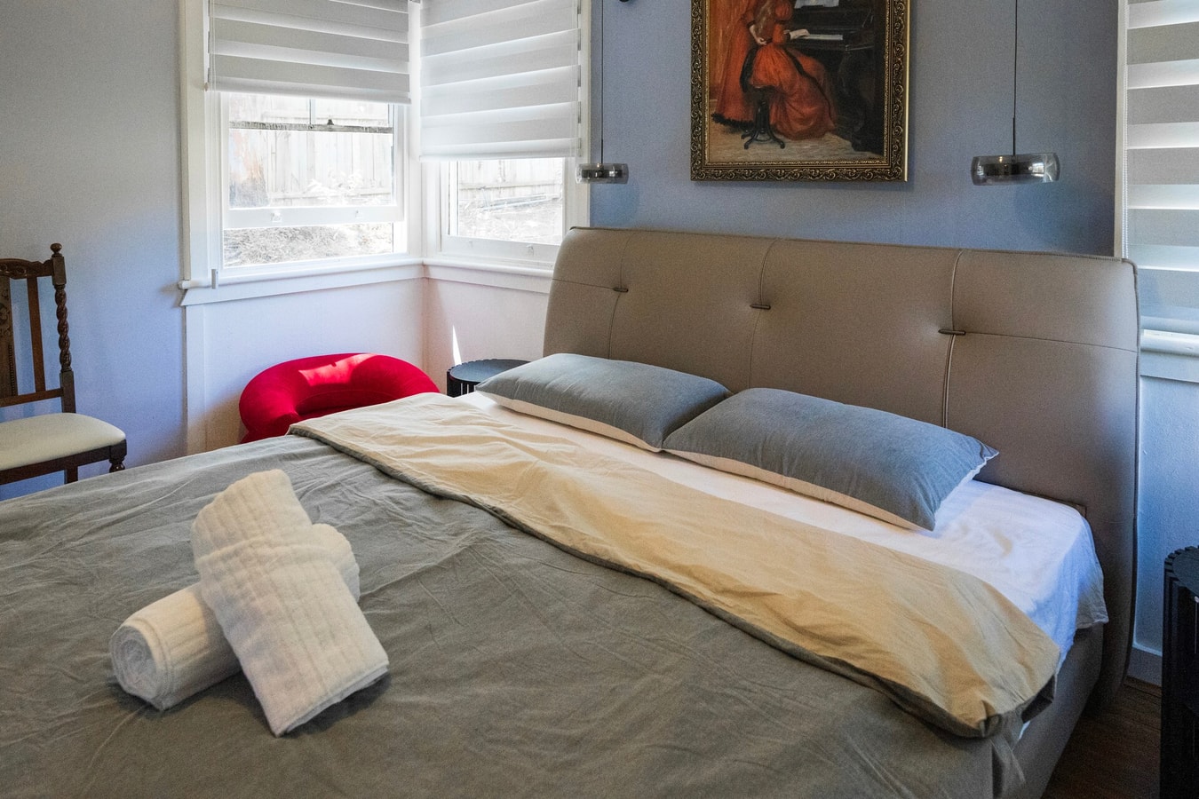 Cozy 2BDR Stay in Central Leura | Steps to Shops 7 Serain Residences