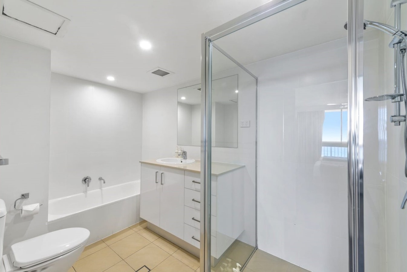 Stunning 2BDR Ocean View Apartment by the Beach 12 Serain Residences