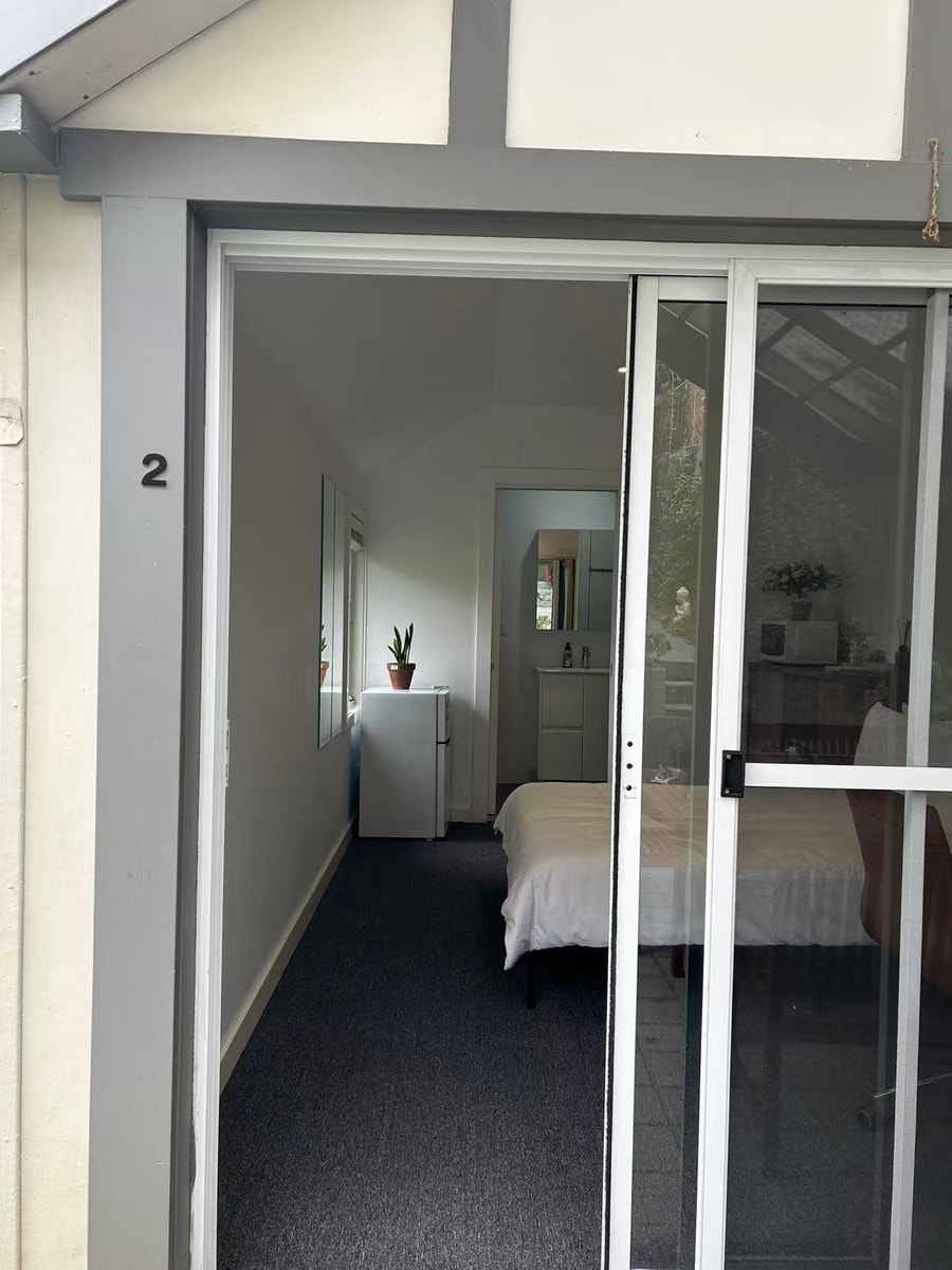 Little Hideaway Studio | 12 Mins to Train & Metro 7 Serain Residences