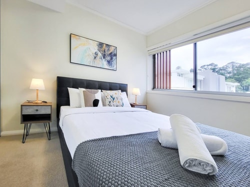 One bedroom Apartment walk to Gordon Train Station 4 Serain Residences