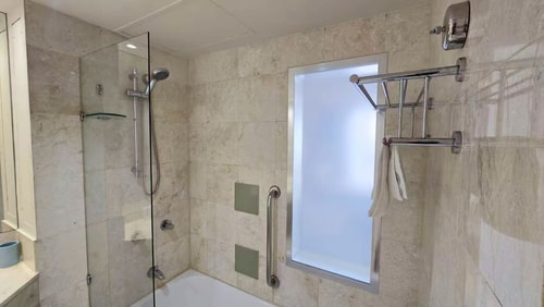 Central Located 2 Double-bed Hotel Room in Surfers 4 Serain Residences