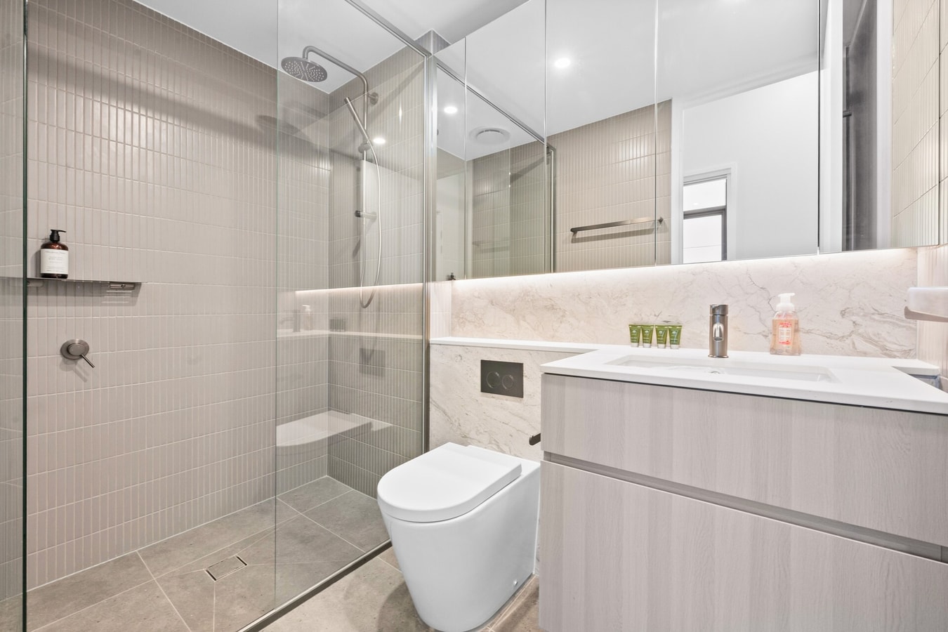 Fresh 2BR Stay | Parking | 7min Walk to Tram 11 Serain Residences