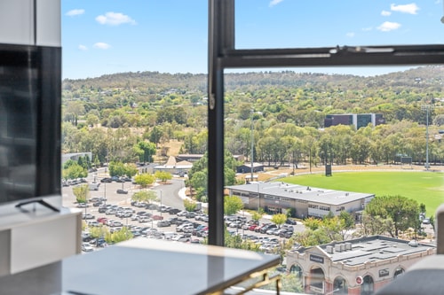 Modern & Cozy 1-Bedroom Apartment in Phillip 18 Serain Residences