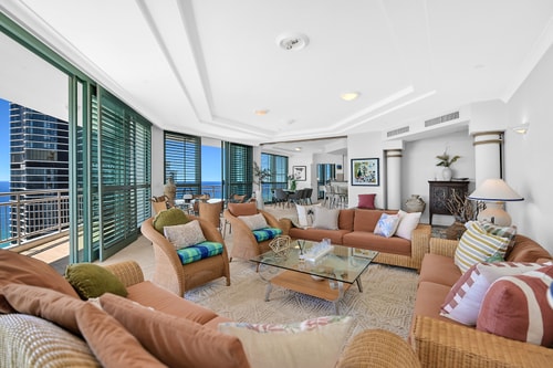 Panoramic Ocean View Sub-Penthouse Crown Surfers 6 Serain Residences