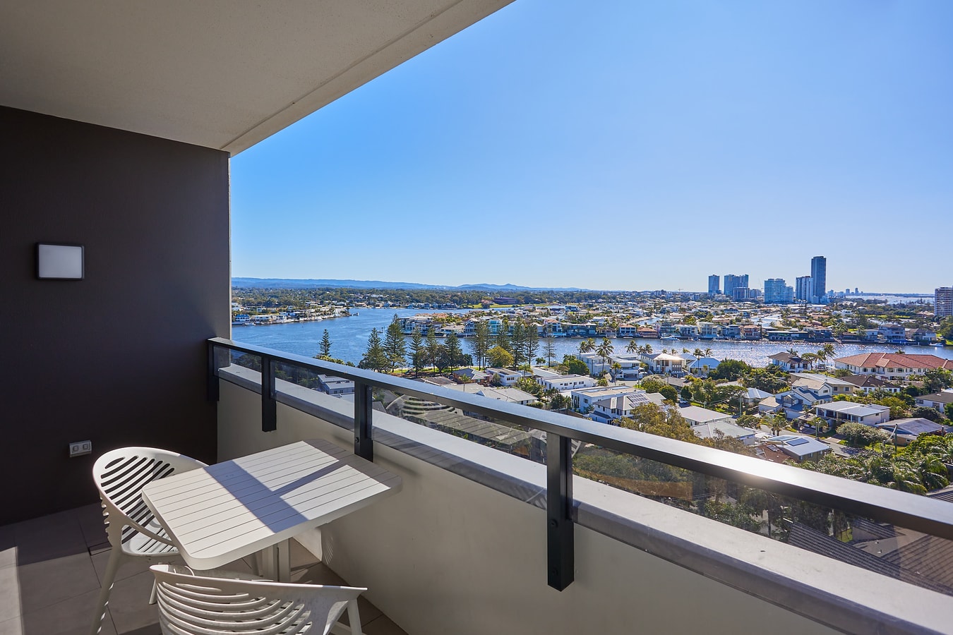 Cozy 2 bedroom apartment in Surfers Paradise 3 Serain Residences