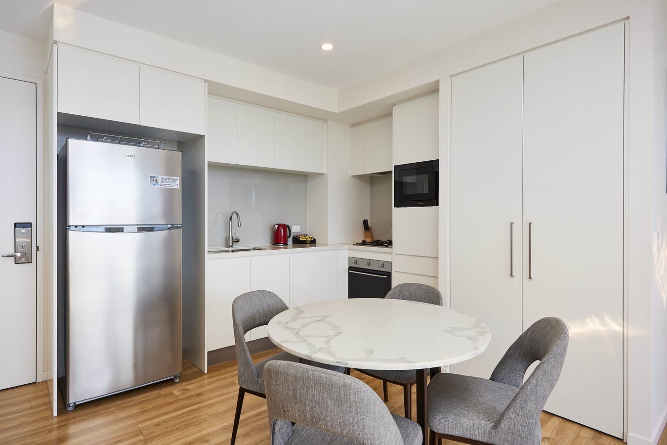 Cozy 2 bedroom apartment in Surfers Paradise 10 Serain Residences