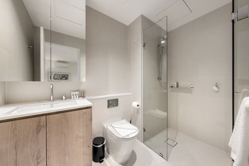 One-bedroom Modern Apartment in South Melbourne 16 Serain Residences