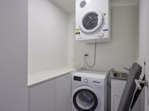 Convenient Located Villa in Heart Surfers Paradise 13 Serain Residences