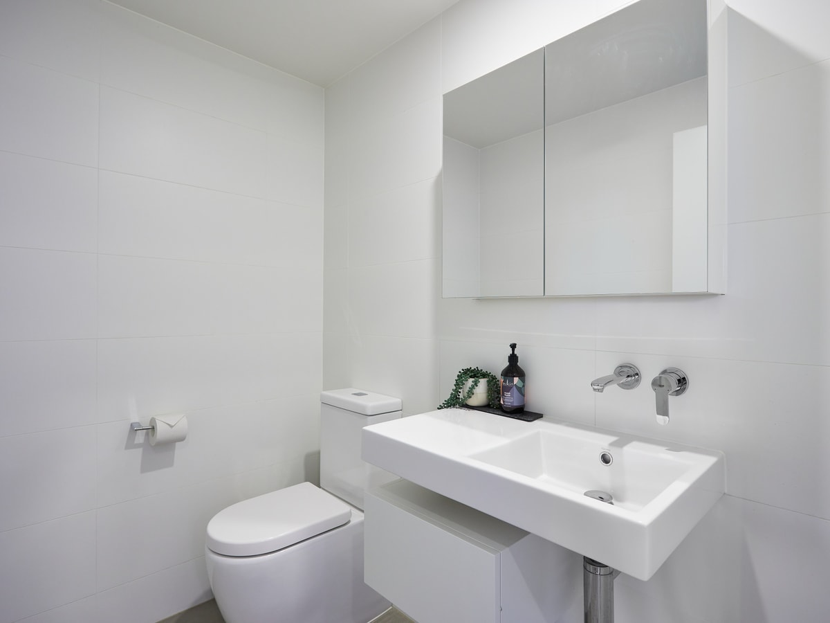 Convenient Located Villa in Heart Surfers Paradise 10 Serain Residences