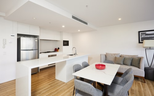 Convenient Located Villa in Heart Surfers Paradise 9 Serain Residences