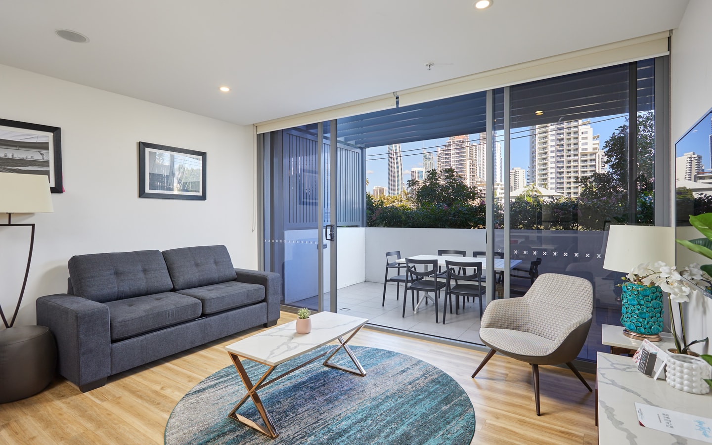 Convenient Located Villa in Heart Surfers Paradise 2 Serain Residences