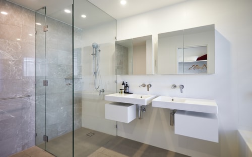 Convenient Located Villa in Heart Surfers Paradise 7 Serain Residences