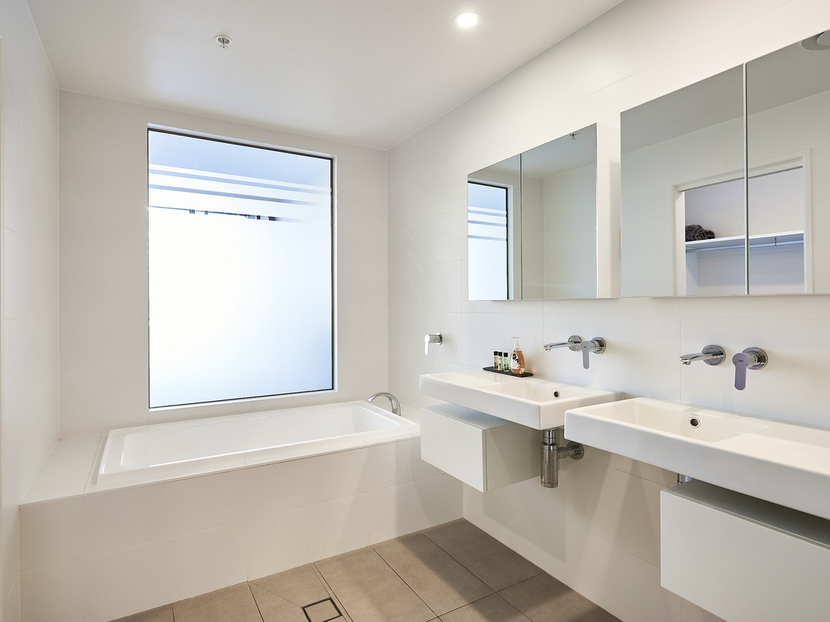 3 bedroom Villa in Center of Surfers Paradise 10 Serain Residences