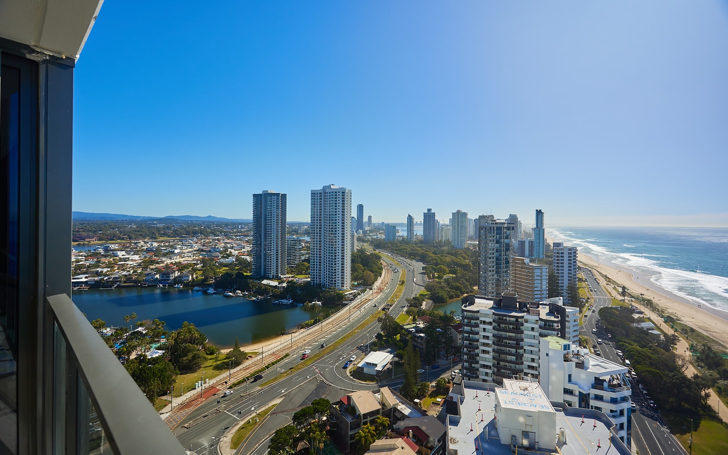 Boutique and cozy Apartment Beachside ocean view 9 Serain Residences