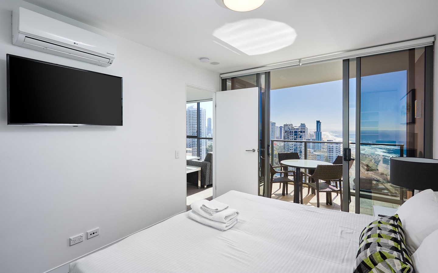 Boutique and cozy Apartment Beachside ocean view 1 Serain Residences