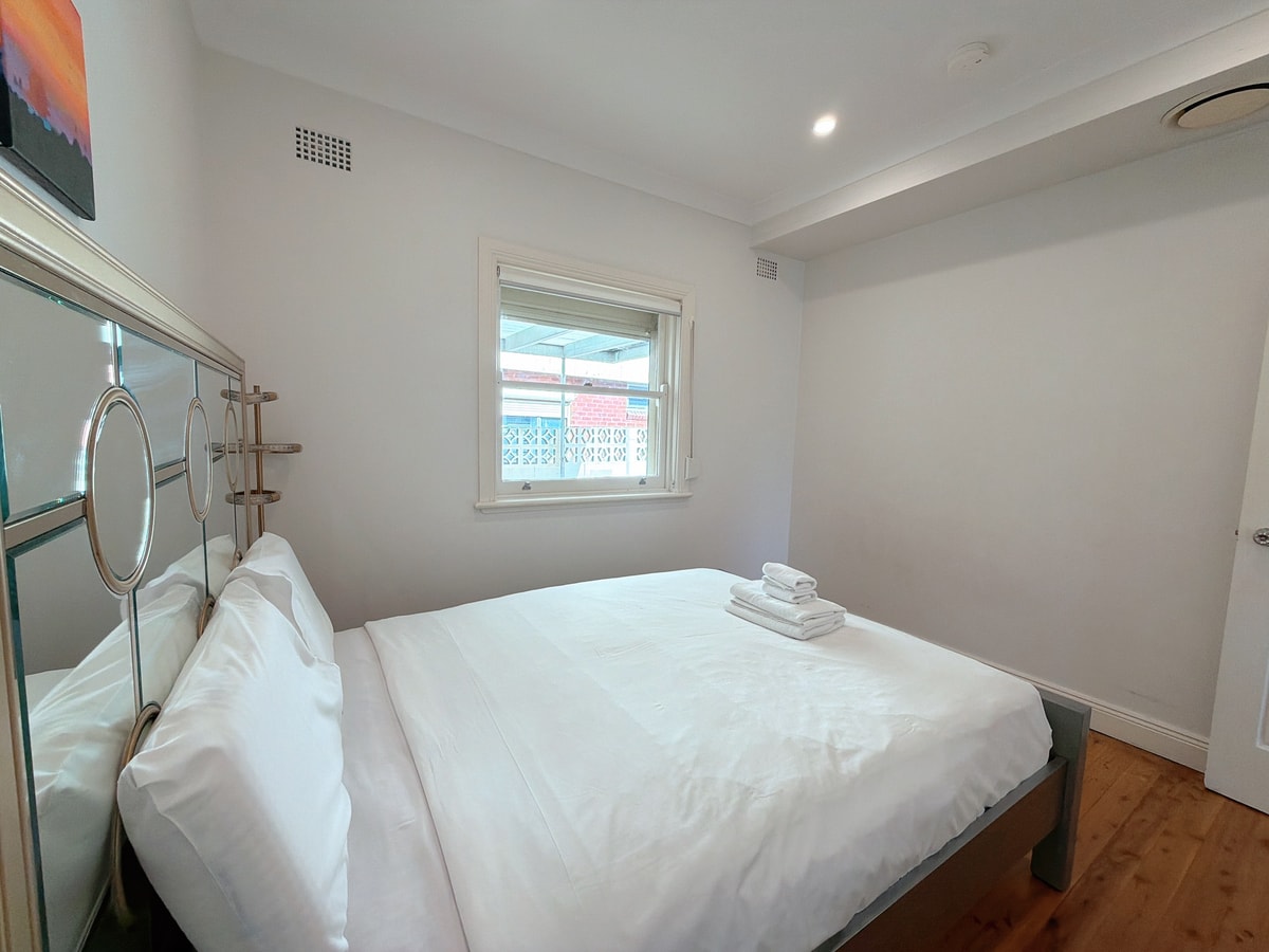 Burwood 4BR Family Home | Fast WiFi & Free Parking 29 Serain Residences