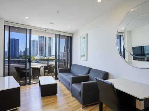 Homelike 2 bedrooms Apartment in Central Surfers 3 Serain Residences