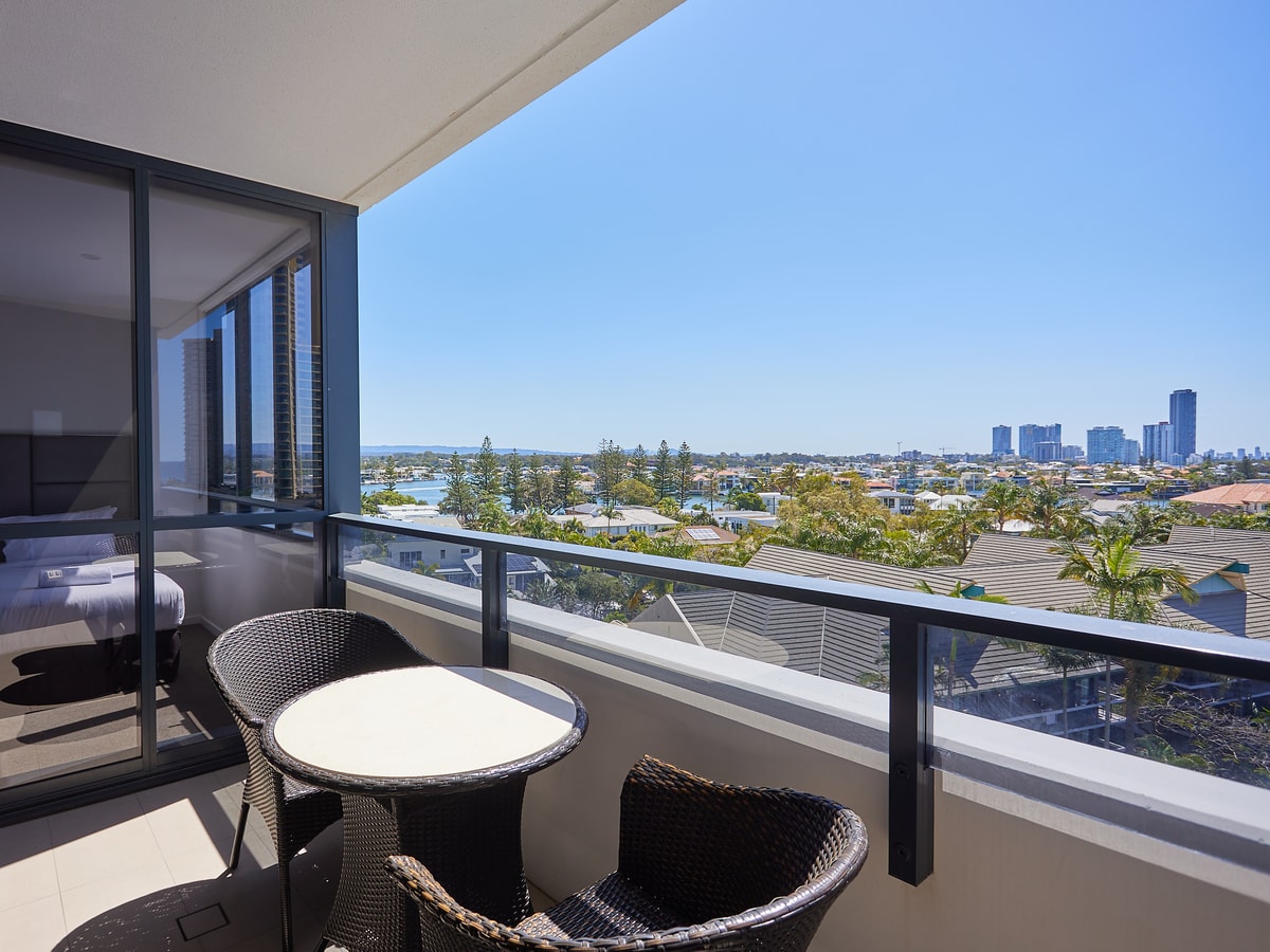Homelike 2 bedrooms Apartment in Central Surfers 2 Serain Residences
