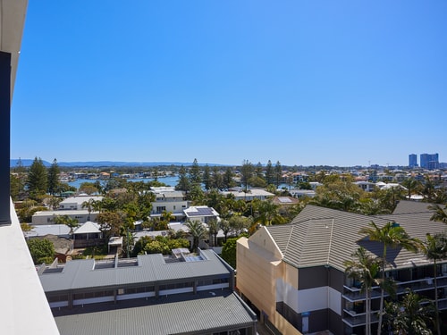 Homelike 2 bedrooms Apartment in Central Surfers 10 Serain Residences