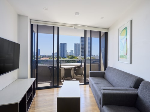 Homelike 2 bedrooms Apartment in Central Surfers 4 Serain Residences