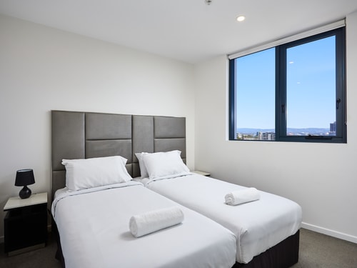 Coast life 2 bedroom Apartment In Surfers Paradise 10 Serain Residences