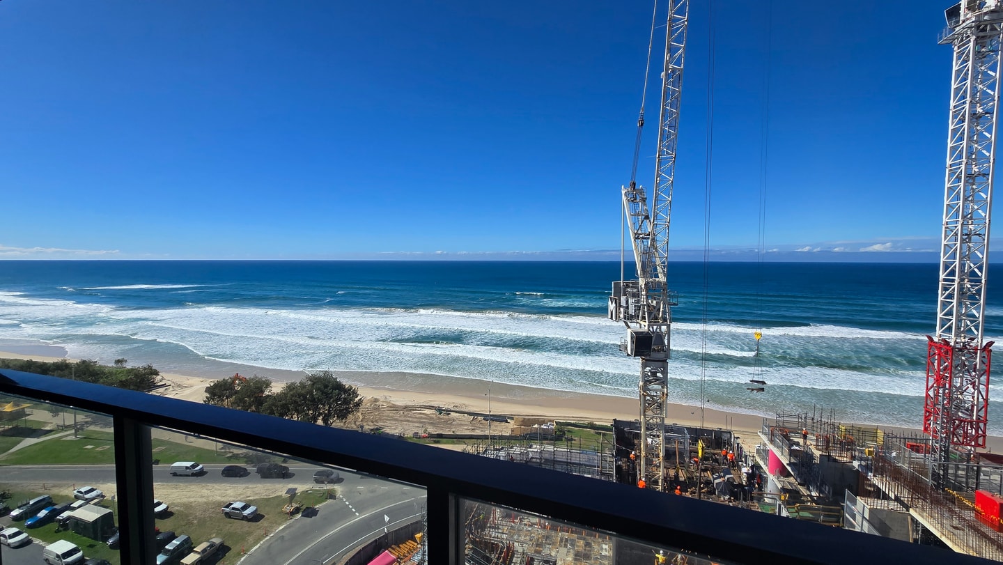 Sea Side Comfortable Apartment in Surfers Paradise 39 Serain Residences