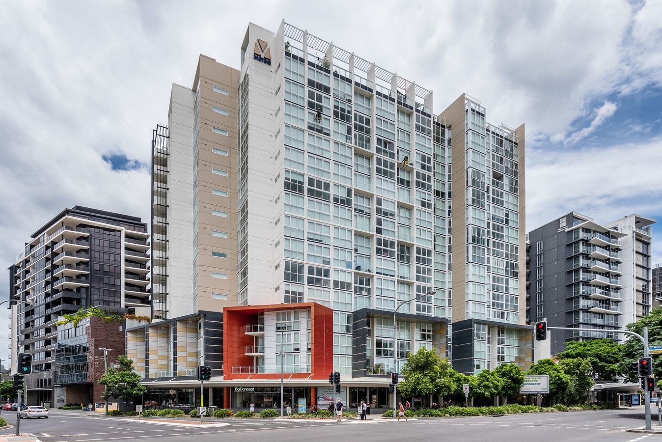 2 Bedroom Apartment with Parking, Pool, Gym 17 Serain Residences