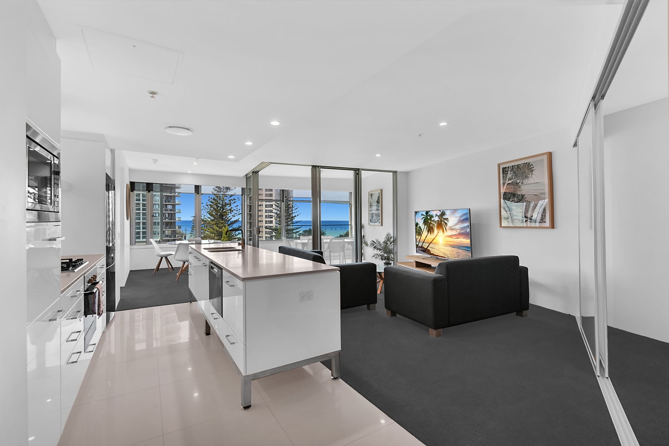 2-Bedroom Apt Heart of Surfers Paradise w/Parking 7 Serain Residences